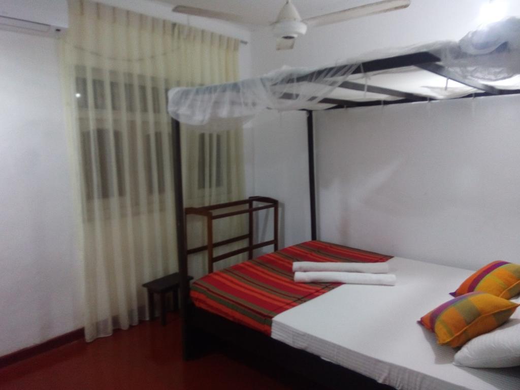 The Sea House Hotel Kudapaduwa Екстериор снимка